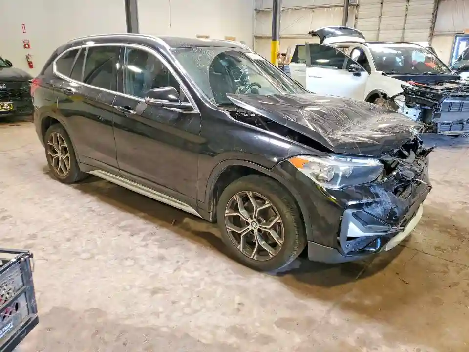 WBXJG9C00L5P74517 2020 BMW X1-3