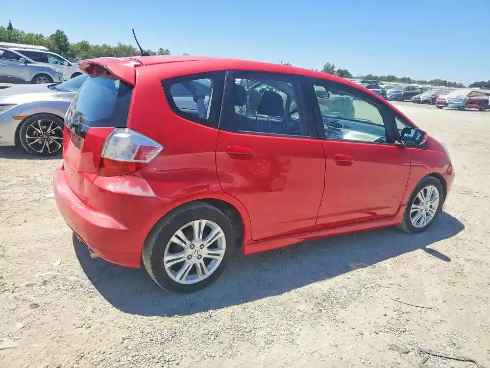 JHMGE8H58BC011827 2011 HONDA FIT-2