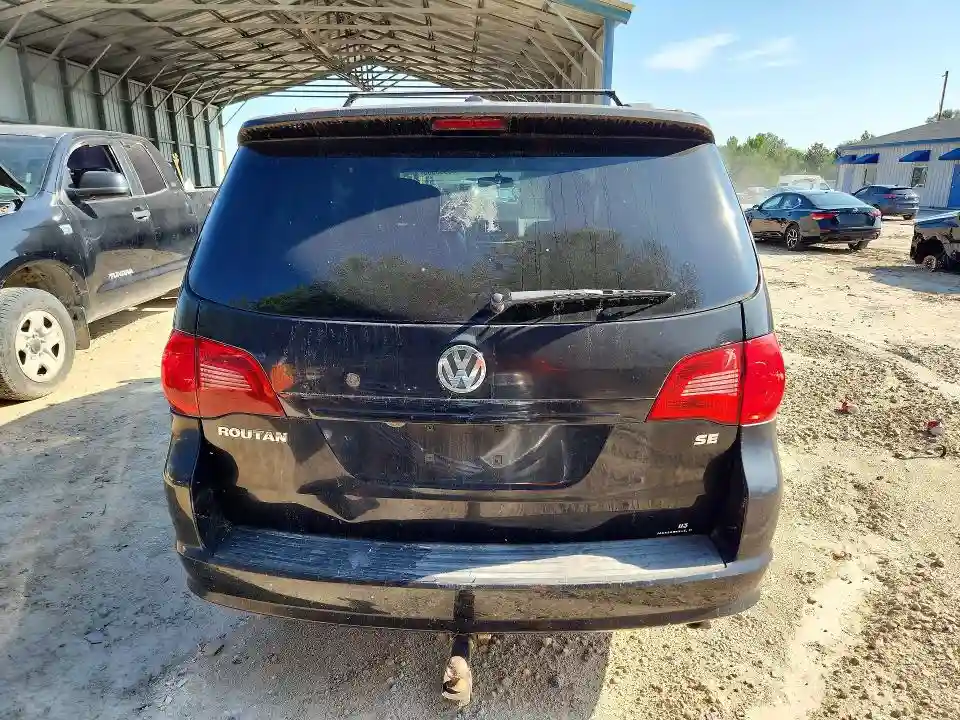 2V4RW3DG8BR717680 2011 VOLKSWAGEN ROUTAN-5
