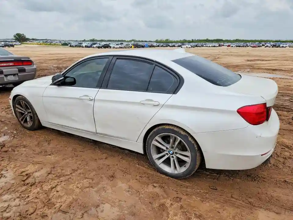 WBA3A5C52DF351944 2013 BMW 3 SERIES-1