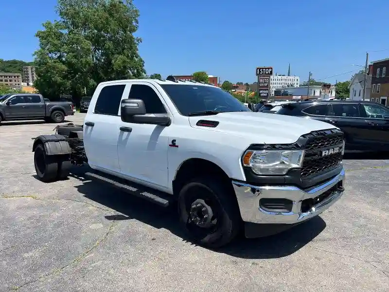 3C7WRTCLXPG513448 2023 RAM 3500-3