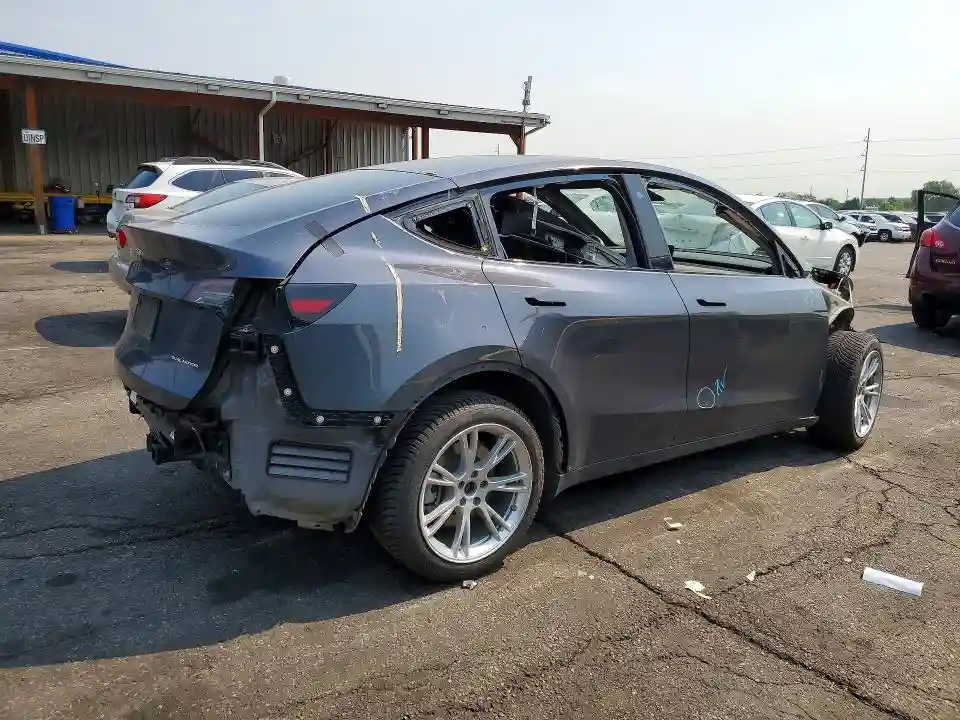 7SAYGDEF4PA049300 2023 TESLA MODEL Y-2