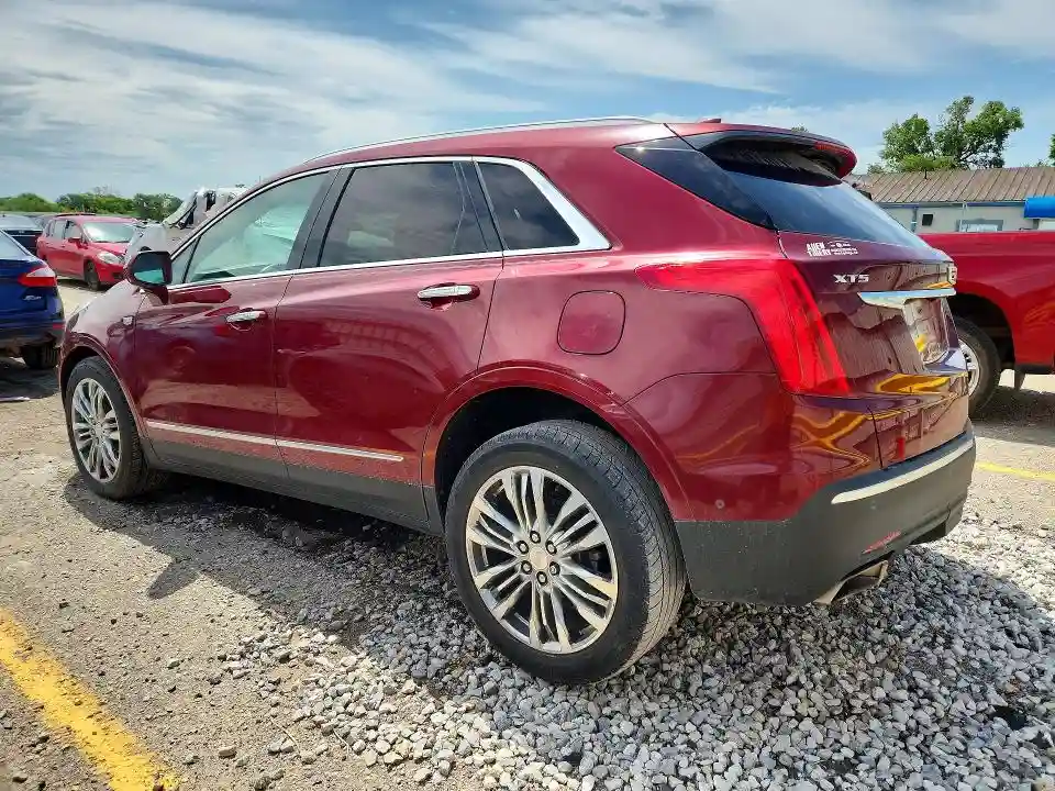 1GYKNCRS3HZ117749 2017 CADILLAC XT5-1