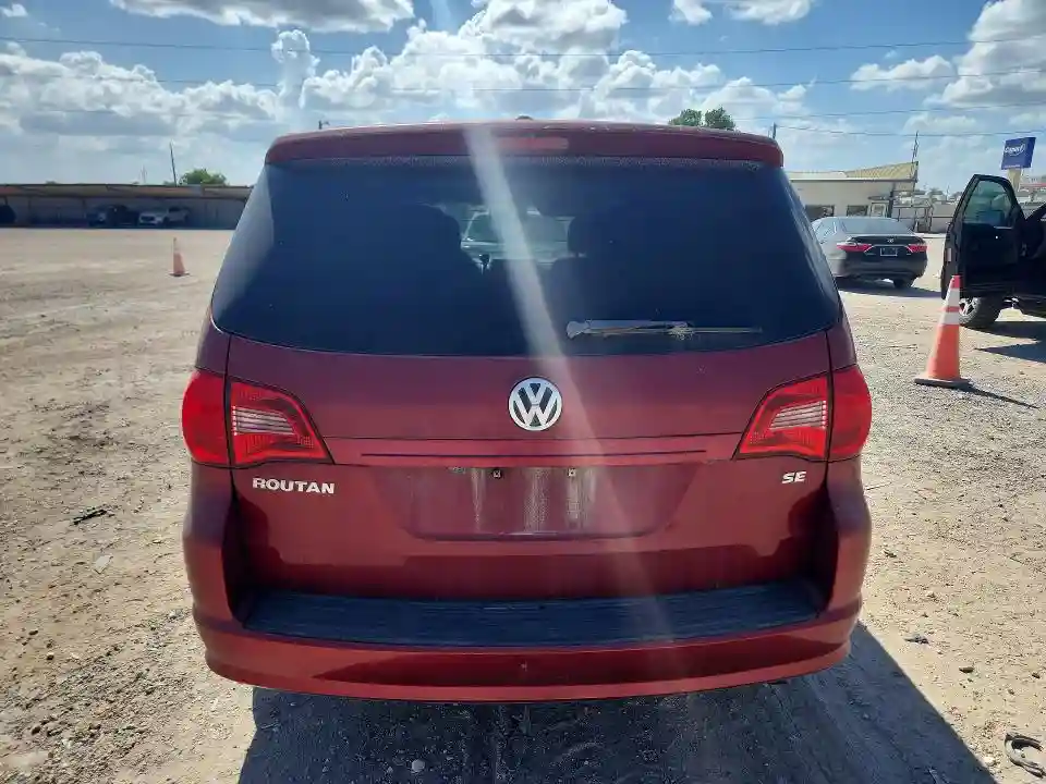 2C4RVABG3CR193974 2012 VOLKSWAGEN ROUTAN-5