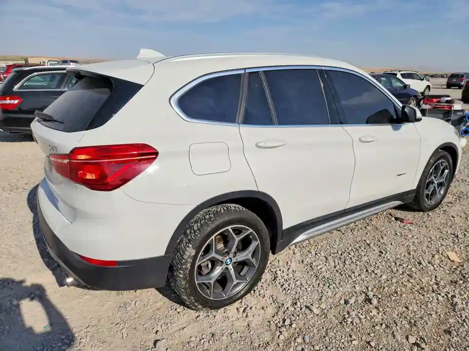 WBXHT3C31J5F89149 2018 BMW X1-2