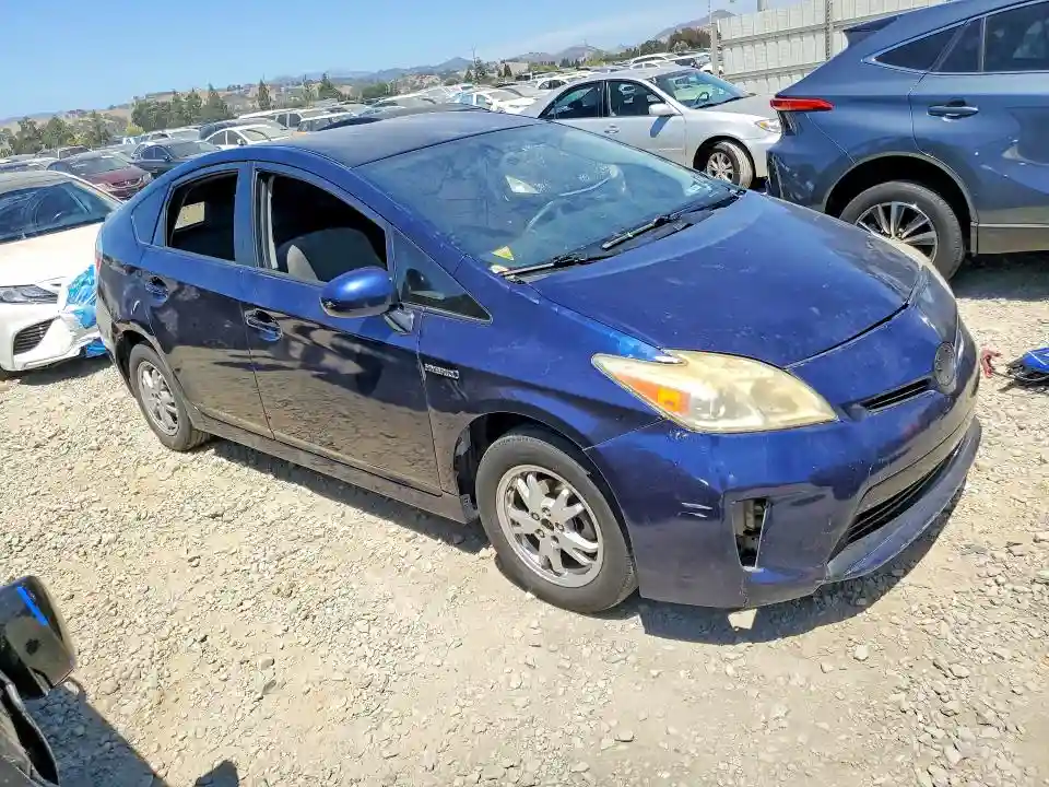 JTDKN3DU0E1742022 2014 TOYOTA PRIUS THRE-3