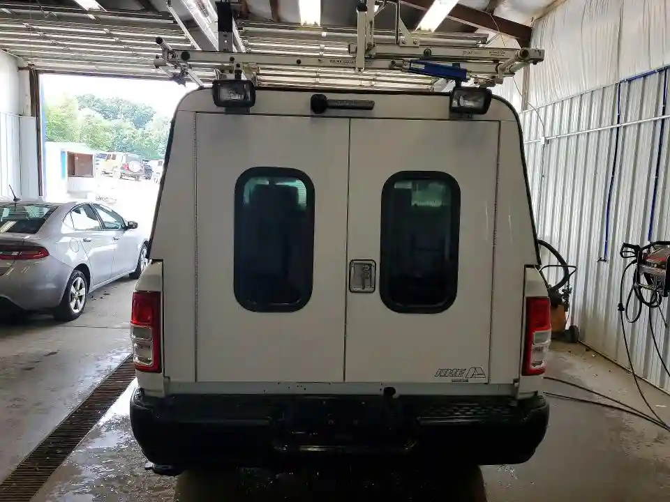 3C6UR5HJ3KG604147 2019 RAM 2500-5