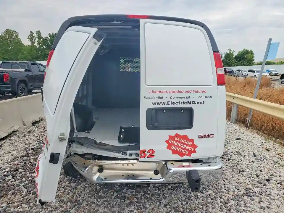 1GTW7AFP2P1201855 2023 GMC SAVANA-5