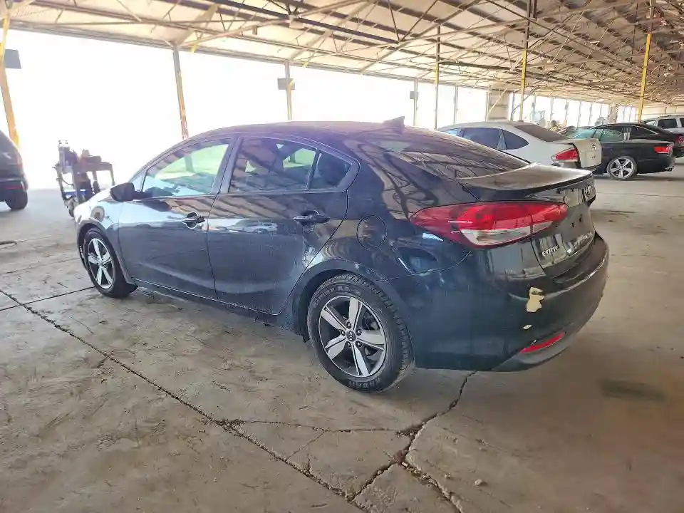 3KPFL4A73JE261135 2018 KIA FORTE-1