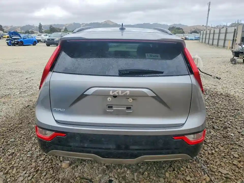 KNDCR3L1XP5045940 2023 KIA NIRO-5