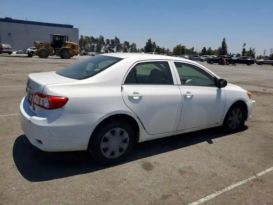 JTDBU4EE9B9143262 2011 TOYOTA COROLLA-2