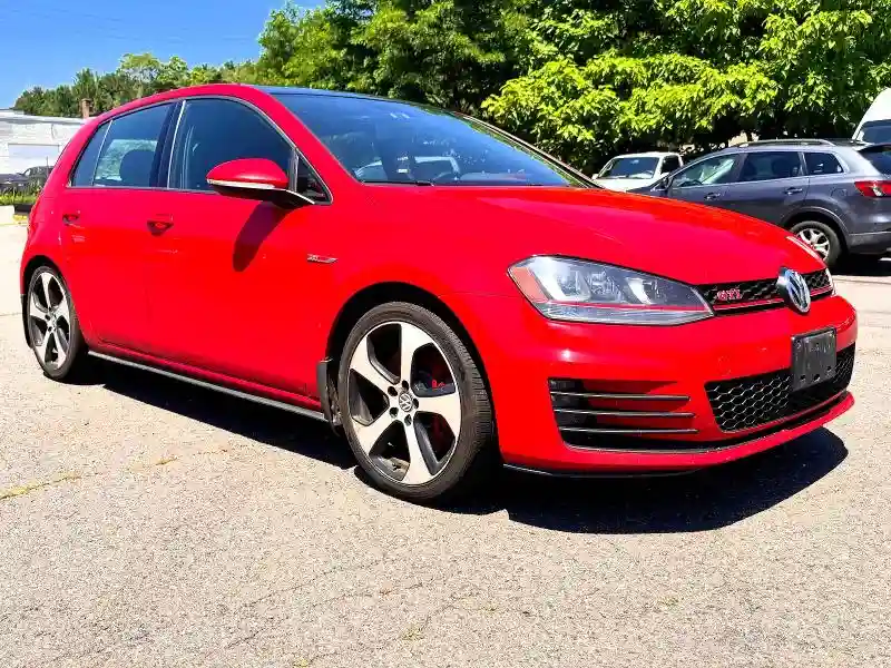 3VW547AU8HM004968 2017 VOLKSWAGEN GTI-0