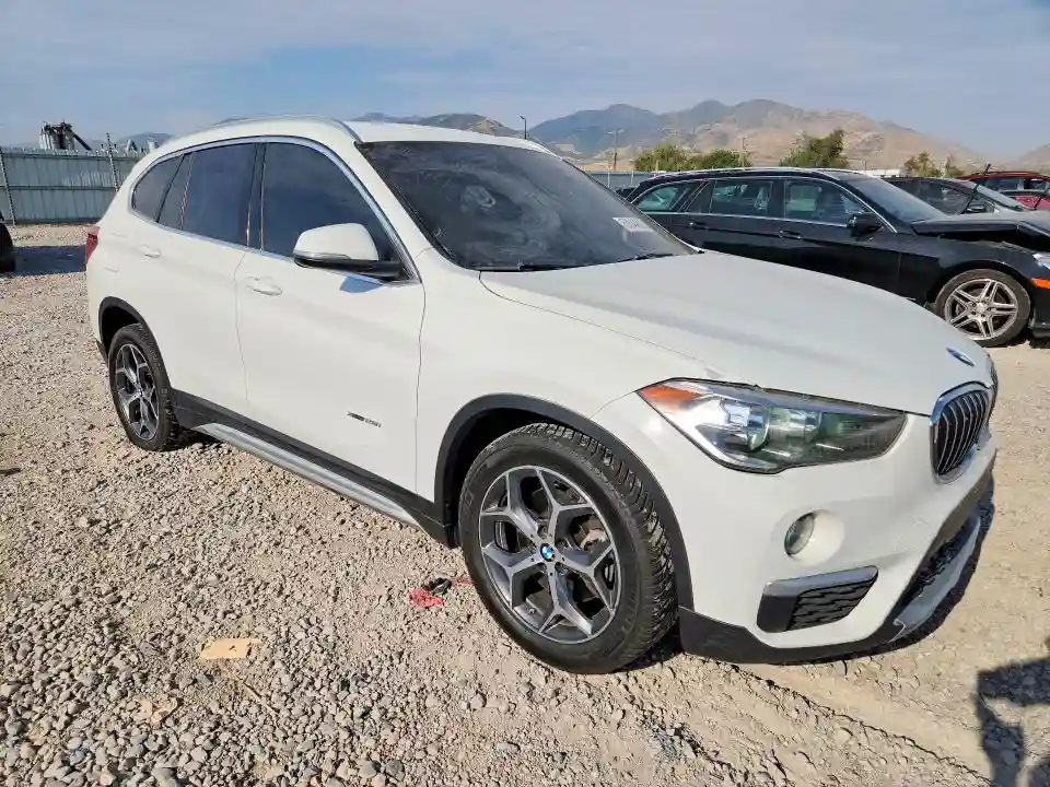 WBXHT3C31J5F89149 2018 BMW X1-3