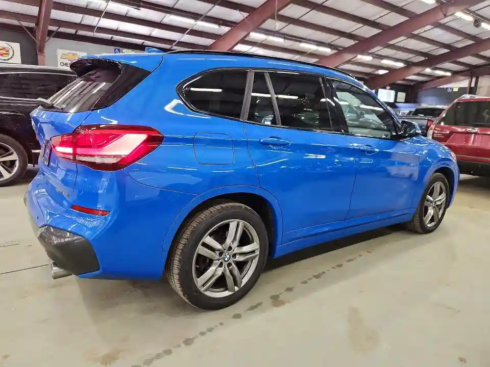 WBXJG9C00M5S73550 2021 BMW X1-2