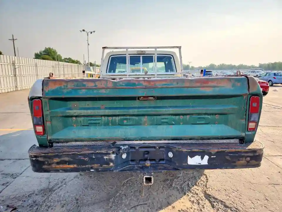 F35JCY23119 1977 FORD F350-5