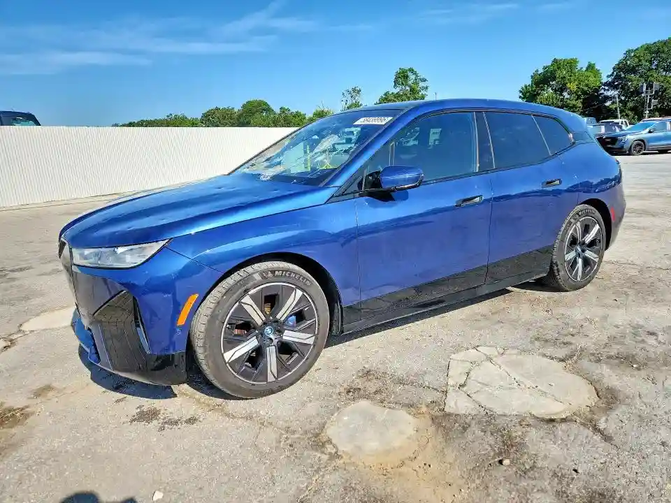 WB533CF05PCK57916 2023 BMW IX-0