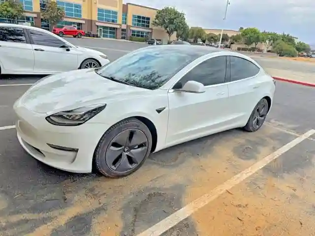 5YJ3E1EA3LF799963 2020 TESLA MODEL 3-1