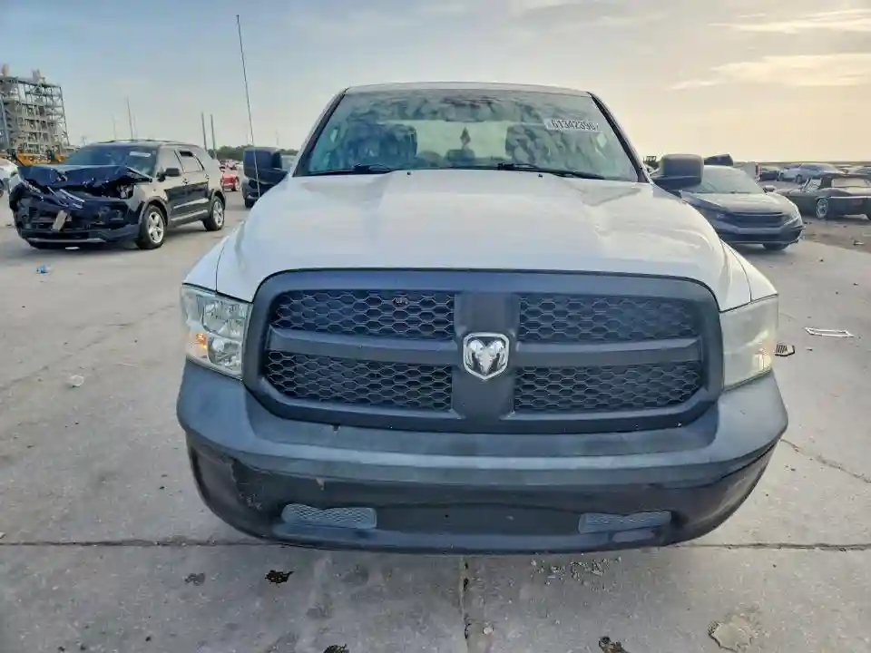 1C6RR6FT4KS602559 2019 RAM 1500-4