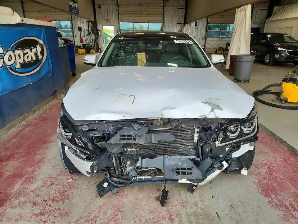 KMHGN4JF7JU265580 2018 GENESIS G80-4