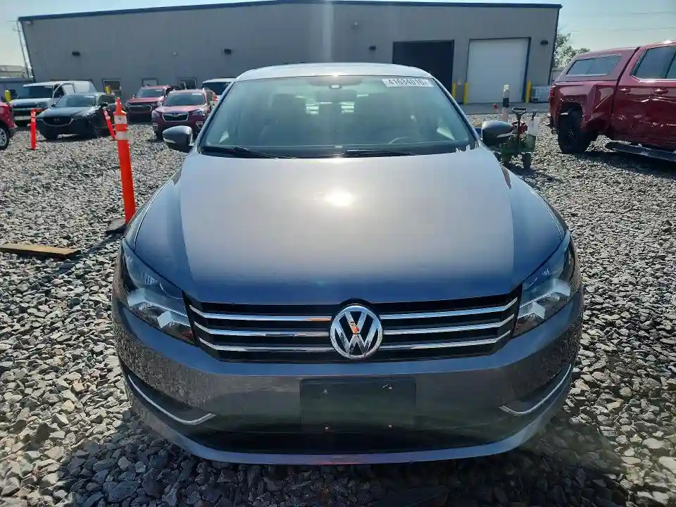 1VWBH7A30DC028126 2013 VOLKSWAGEN PASSAT-4