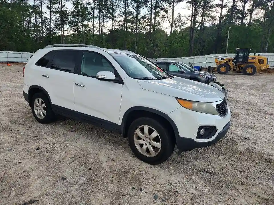 5XYKT3A13BG150173 2011 KIA SORENTO-3