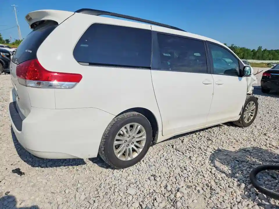 5TDYK3DC6ES421325 2014 TOYOTA SIENNA-2
