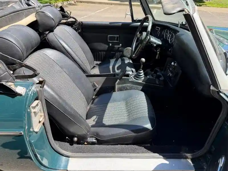 GHN5UA190452G 1970 MGB ALL MODELS-4