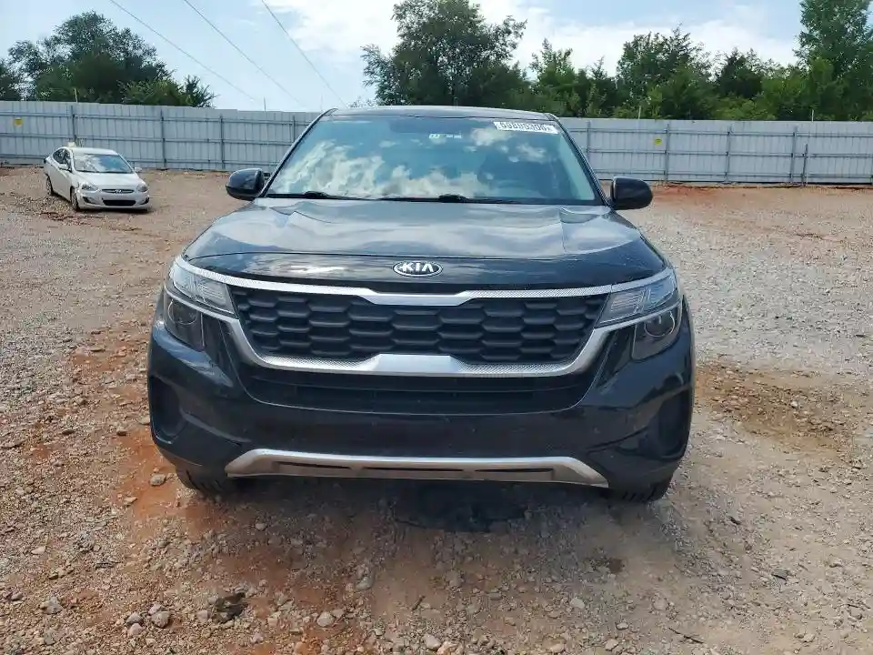 KNDEPCAA5M7058922 2021 KIA SELTOS-4