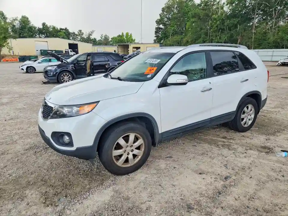 5XYKT3A13BG150173 2011 KIA SORENTO-0