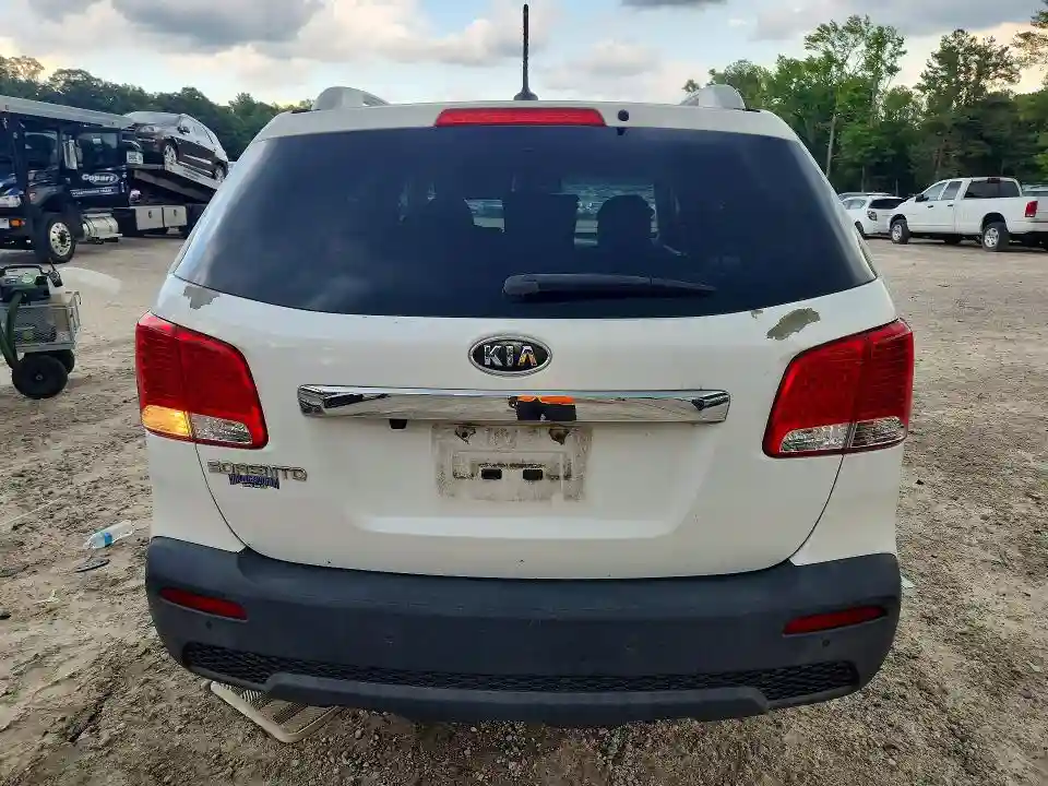 5XYKT3A13BG150173 2011 KIA SORENTO-5