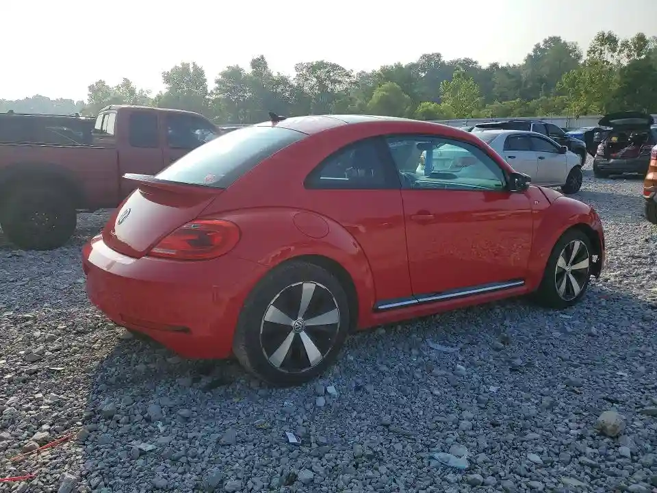 3VWVT7AT2FM646240 2015 VOLKSWAGEN BEETLE-2
