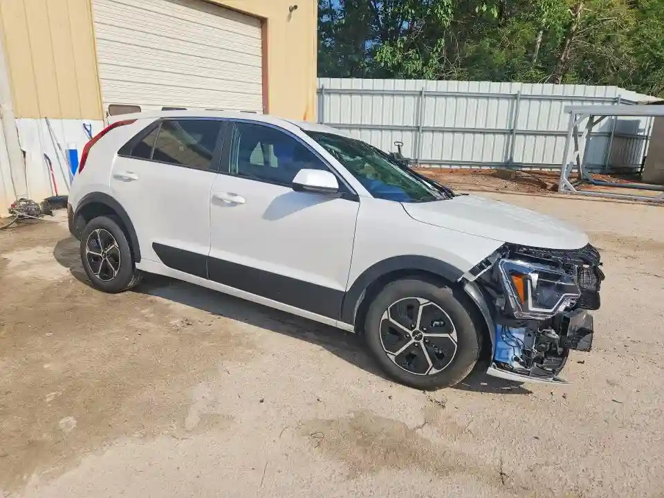 KNDCP3LE6T5326605 2026 KIA NIRO-3