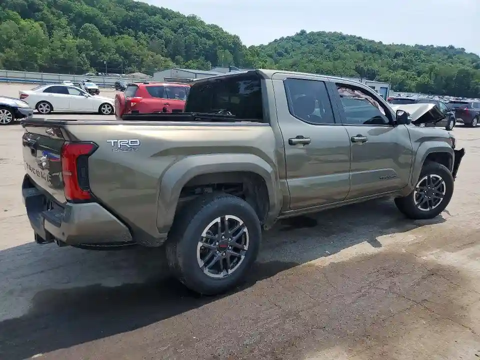 3TMLB5JN6SM088373 2025 TOYOTA TACOMA-2
