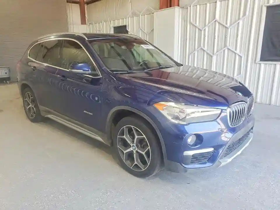 WBXHT3C38J5K23024 2018 BMW X1-3