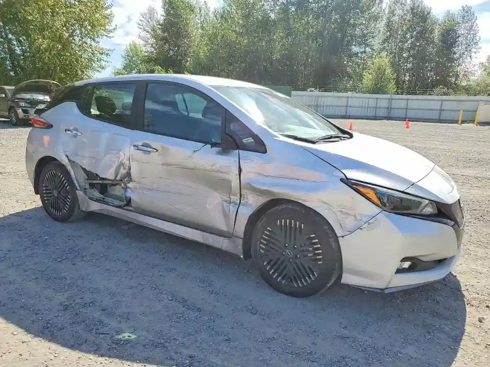 1N4CZ1CV3SC566631 2025 NISSAN LEAF-3