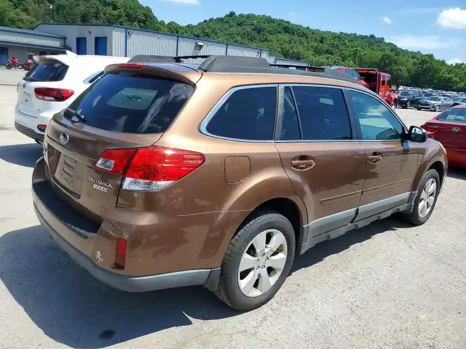 4S4BRBGC4B3312328 2011 SUBARU OUTBACK-2
