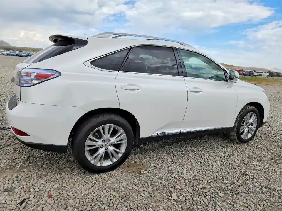 JTJBC1BA6B2033875 2011 LEXUS RX450-2
