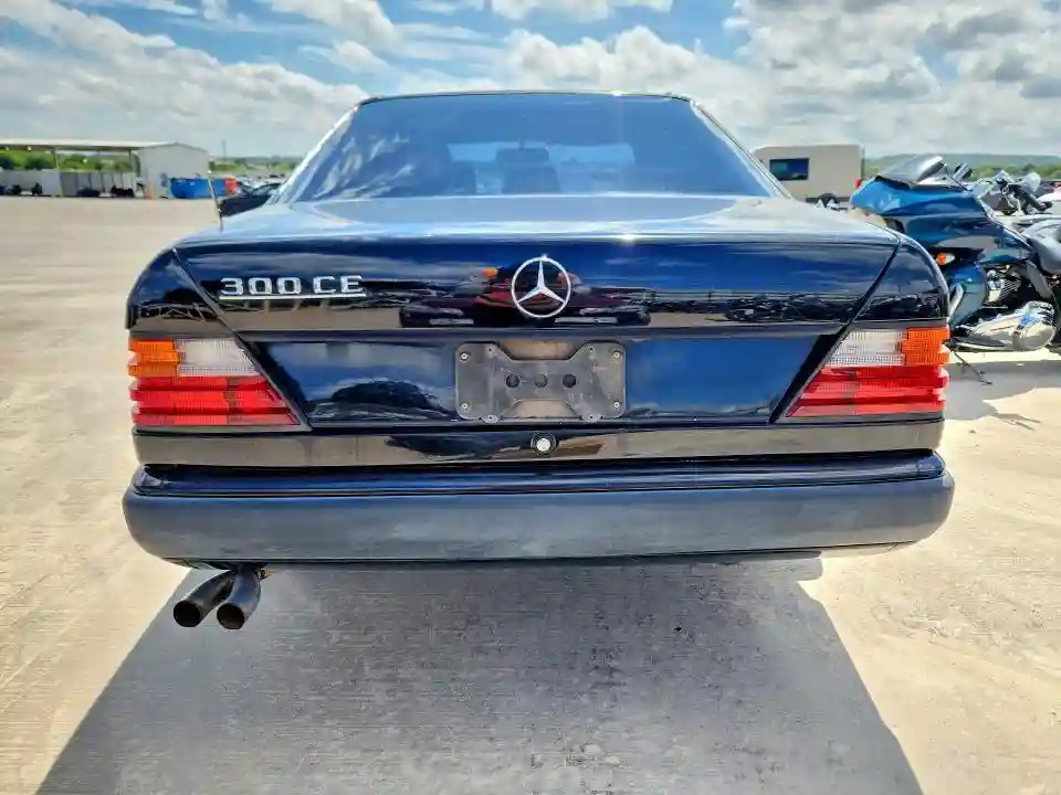 WDBEA50D6JA810603 1988 MERCEDES-BENZ 300-CLASS-5