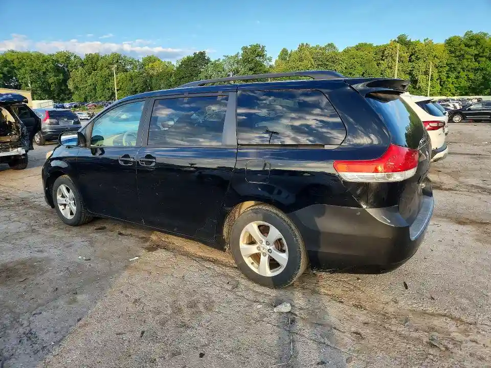5TDKK3DC8BS094136 2011 TOYOTA SIENNA-1