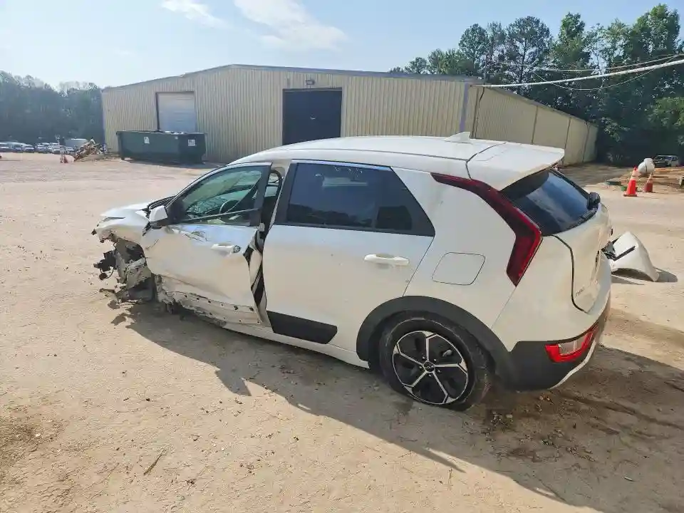 KNDCP3LE6T5326605 2026 KIA NIRO-1