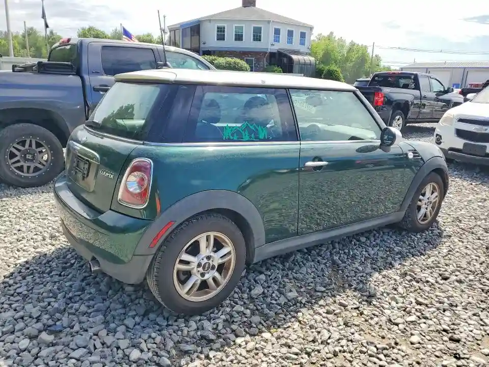 WMWSU3C53BT098400 2011 MINI COOPER-2