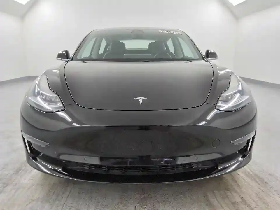 5YJ3E1EA8JF013863 2018 TESLA MODEL 3-4