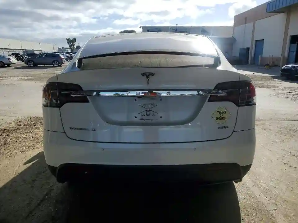 5YJXCBE28JF141476 2018 TESLA MODEL X-5
