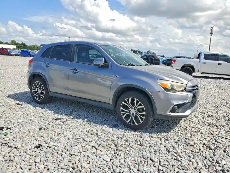 JA4AR3AW2JU018423 2018 MITSUBISHI OUTLANDER-3