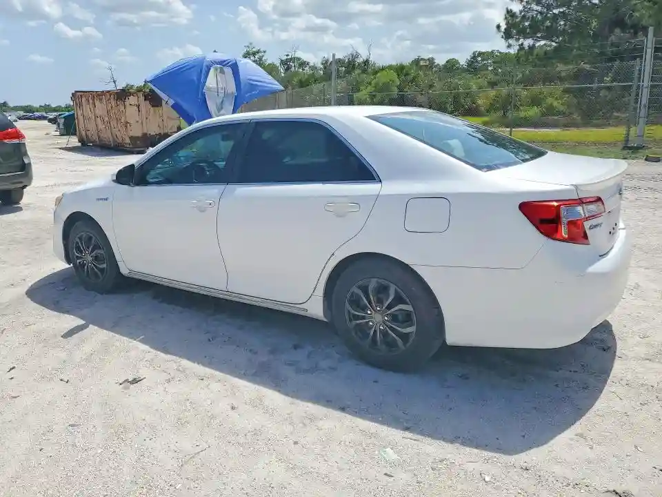 4T1BD1FK0DU091020 2013 TOYOTA CAMRY-1