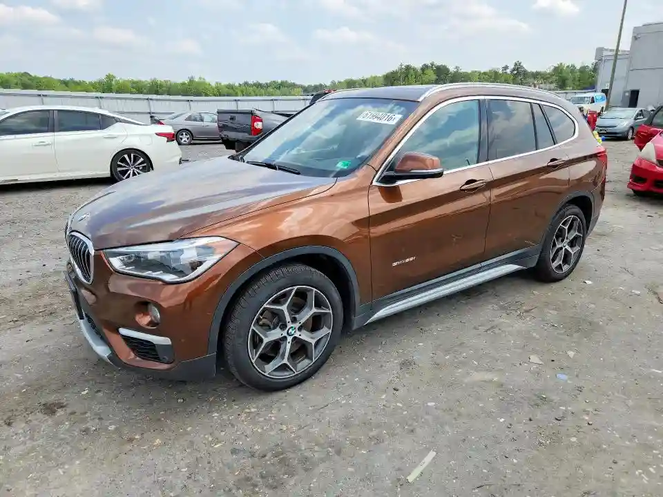 WBXHU7C3XH5H32940 2017 BMW X1-0