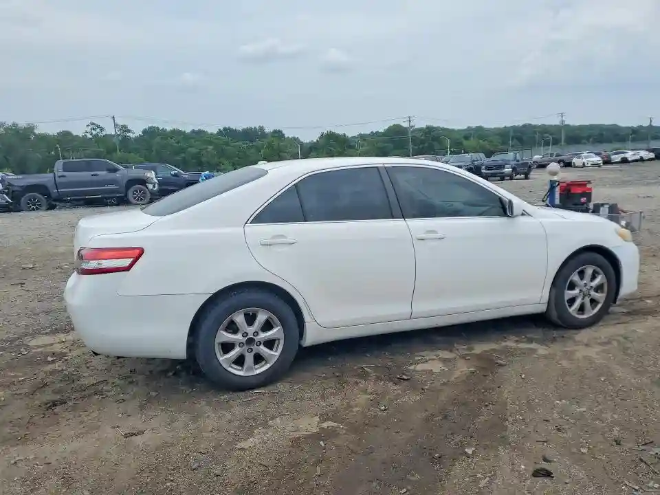 4T1BF3EK9BU617178 2011 TOYOTA CAMRY-2