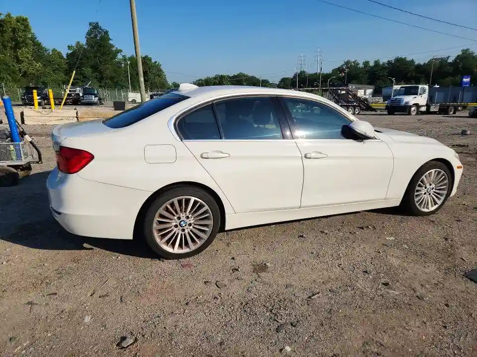 WBA3B3C54DF533016 2013 BMW 3 SERIES-2