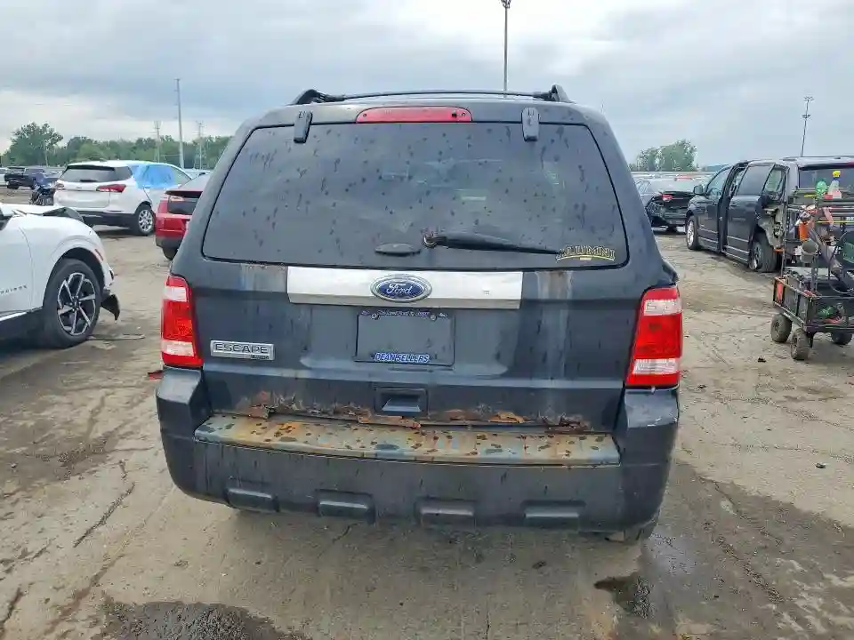1FMCU0E70BKB45601 2011 FORD ESCAPE-5