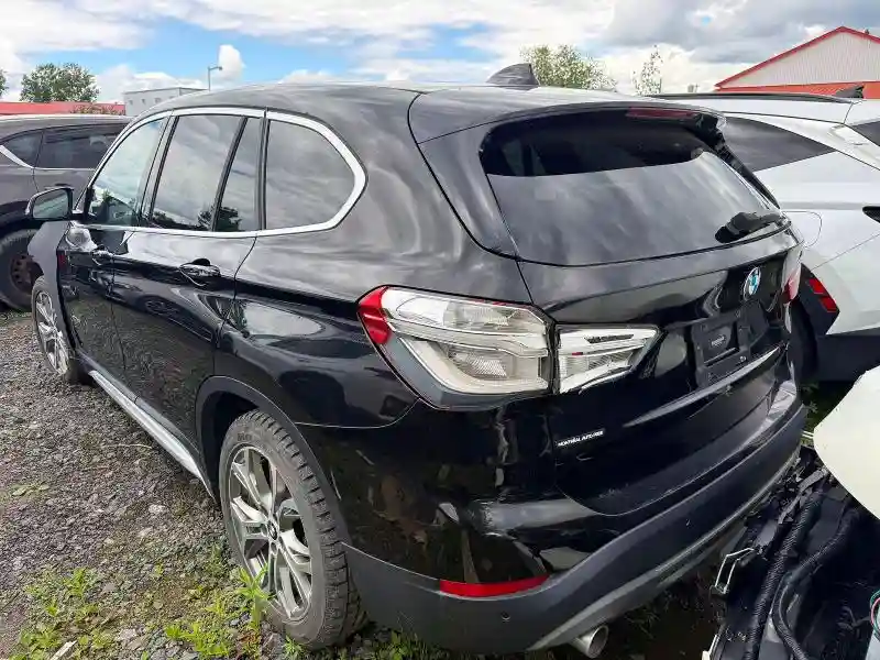 WBXHT3C34J5K22744 2018 BMW X1-2